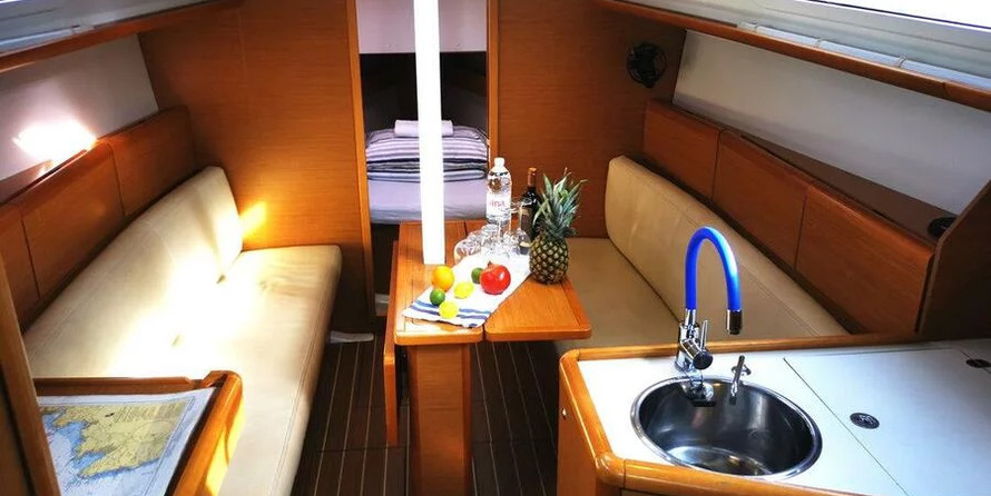 Sun Odyssey 33i