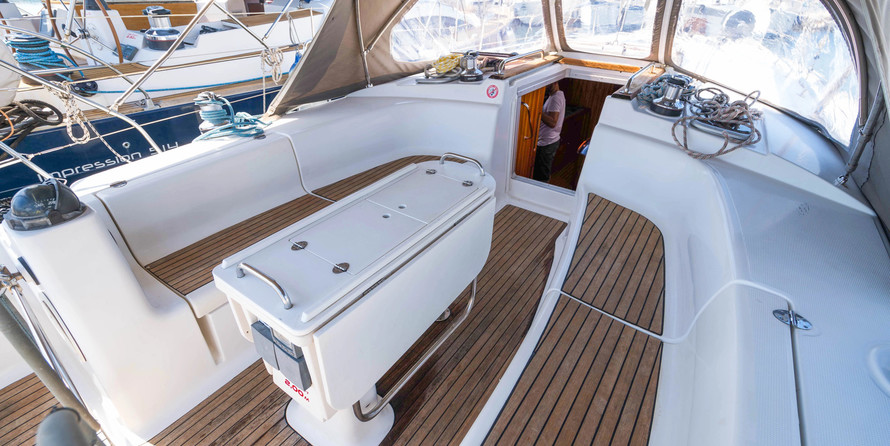 Bavaria 44
