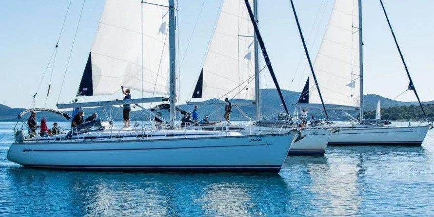 Bavaria 44