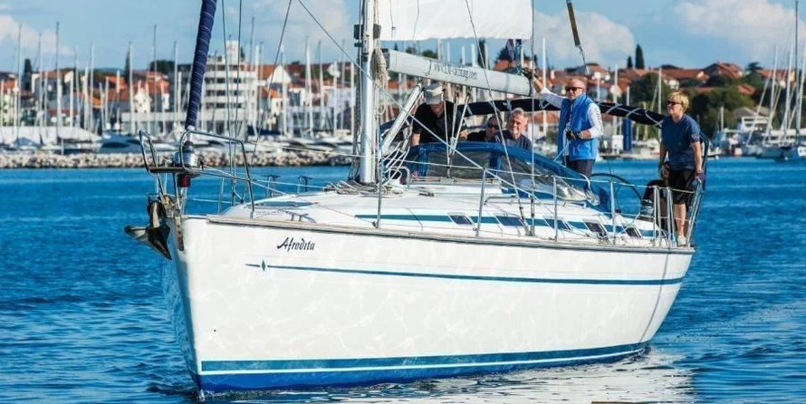 Bavaria 44
