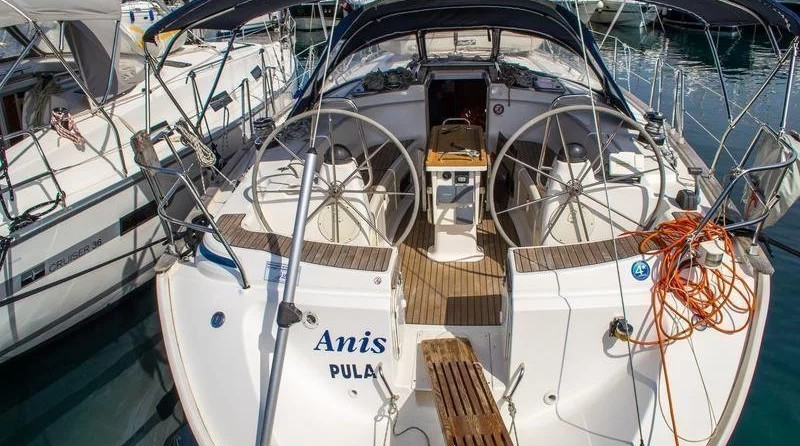 Bavaria 44