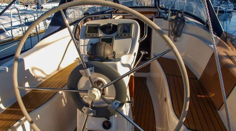 Bavaria 32