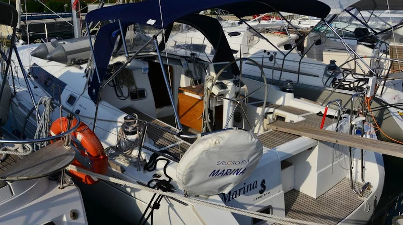Beneteau Oceanis 37