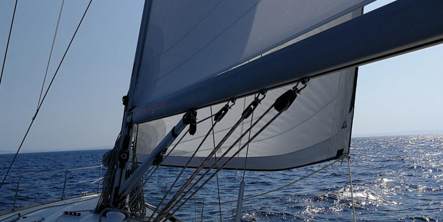 Bavaria 44