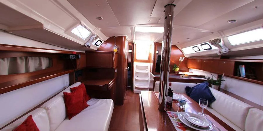 Beneteau Oceanis 37