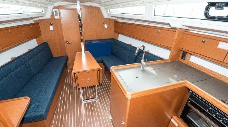 Bavaria CRUISER 34