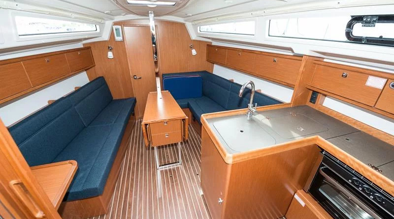Bavaria CRUISER 34