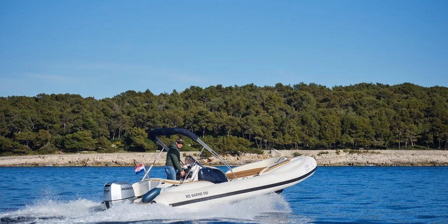 Ris Marine Exclusive 650