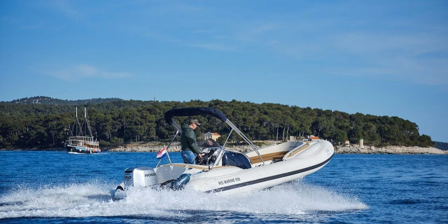Ris Marine Exclusive 650