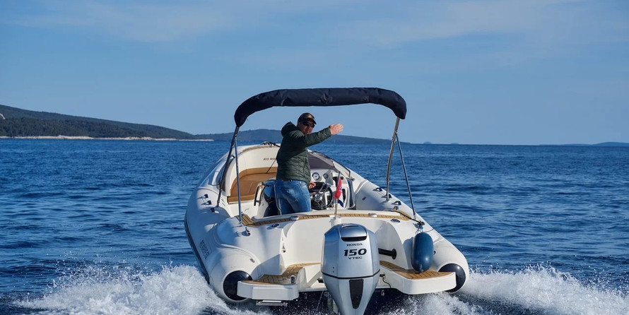 Ris Marine Exclusive 650