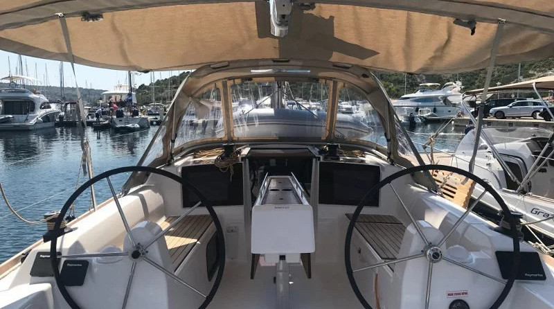 Dufour 310 Grand Large