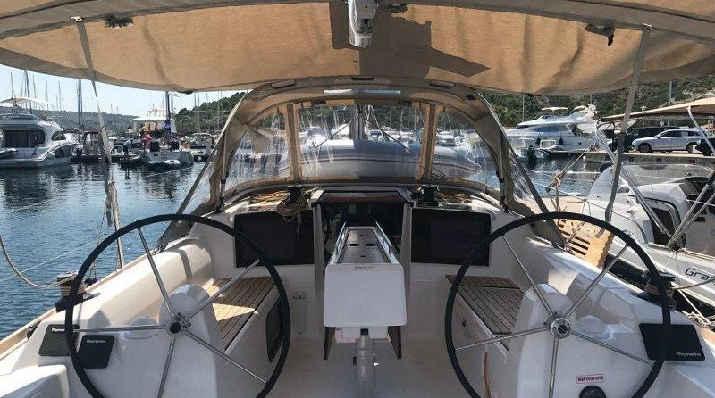 Dufour 310 Grand Large