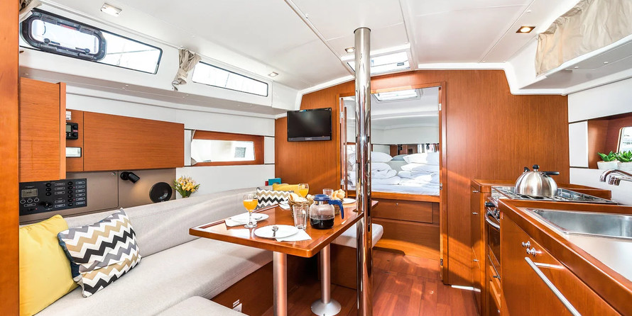 Beneteau Oceanis 38.1