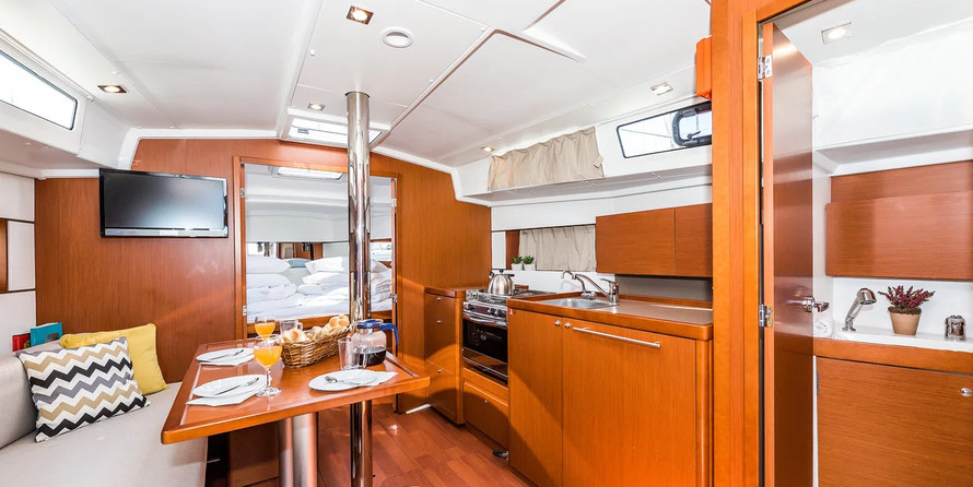 Beneteau Oceanis 38.1