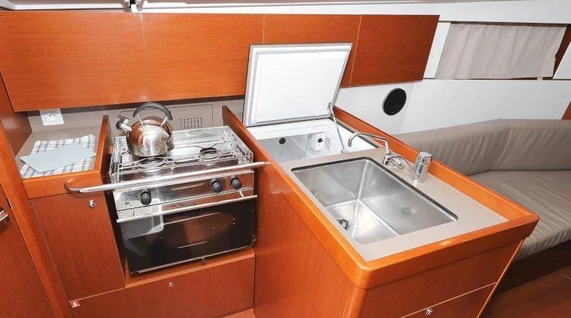 Beneteau Oceanis 35.1
