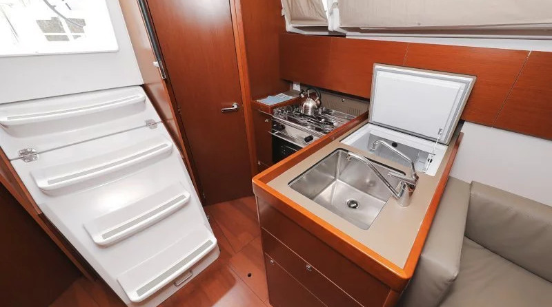 Beneteau Oceanis 35.1