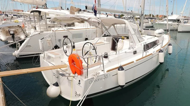 Beneteau Oceanis 35.1