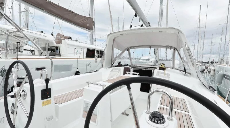 Beneteau Oceanis 35.1