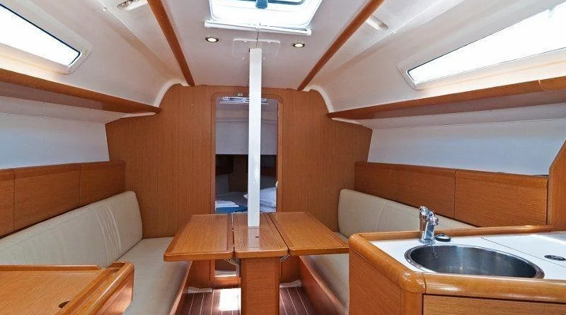 Sun Odyssey 33i