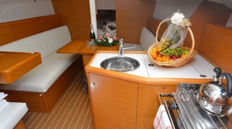 Sun Odyssey 33i