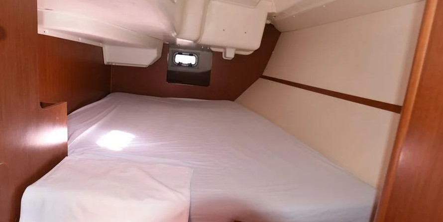 Beneteau Oceanis 37