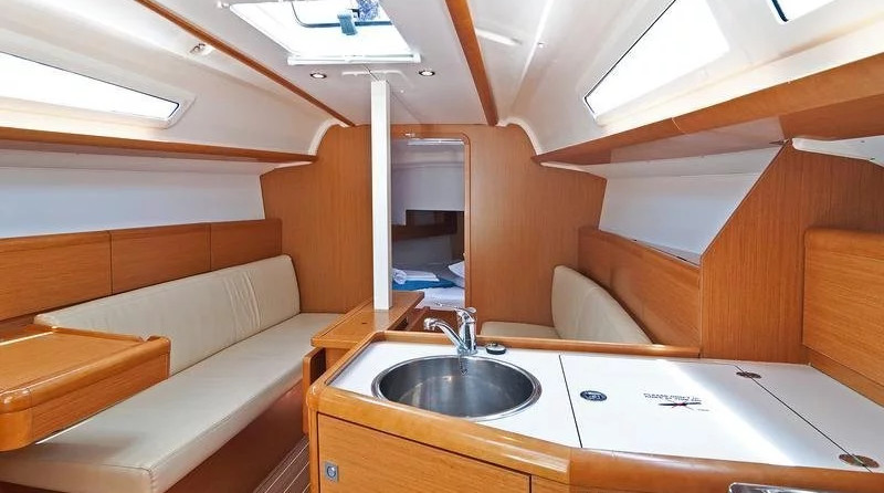 Sun Odyssey 33i