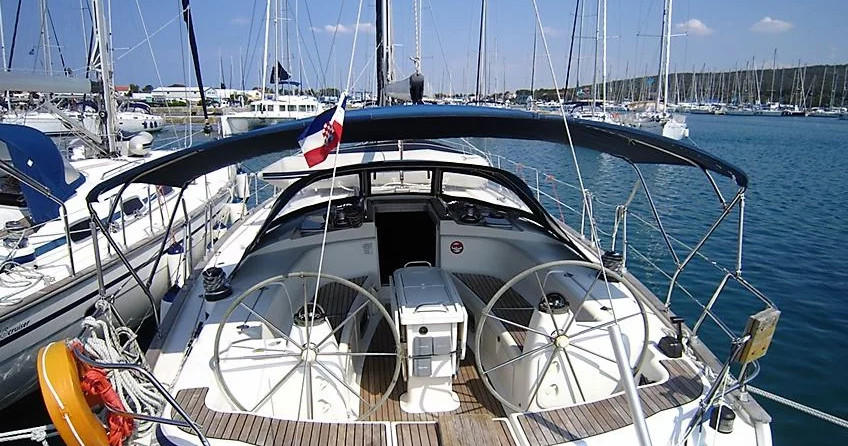 Bavaria 44