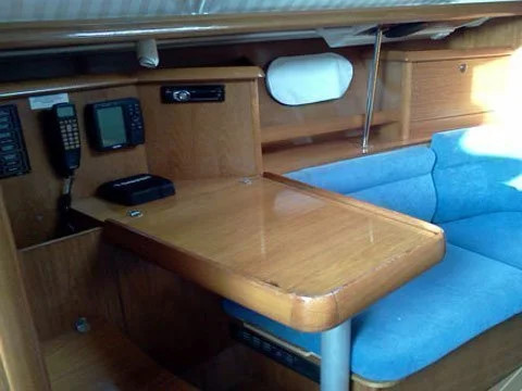 Sun Odyssey 37