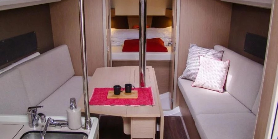 Beneteau Oceanis 30.1