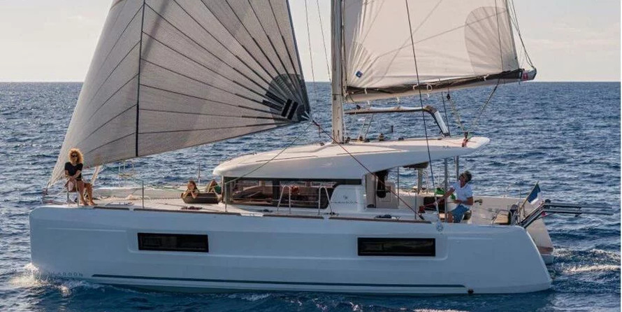 Lagoon 40 - 4 + 2 cab