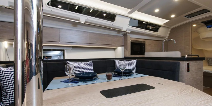 Hanse 418