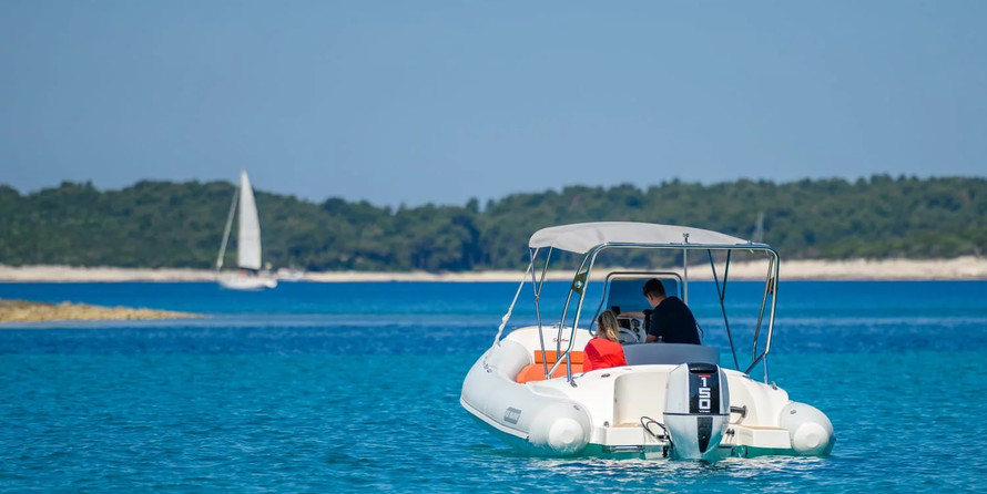 Ris Marine Excusive 599