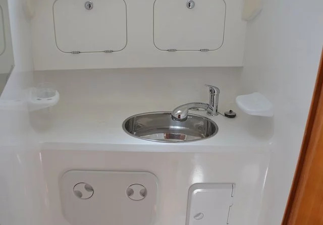 Adria 1002 Vektor