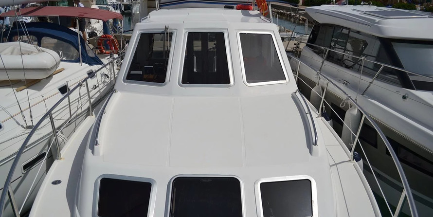 Adria 1002 Vektor