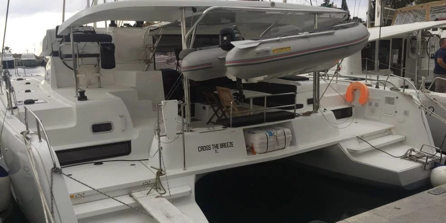 Lagoon 42 - 4 + 2 cab.