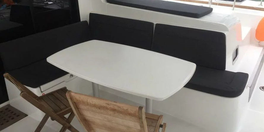 Lagoon 42 - 4 + 2 cab.