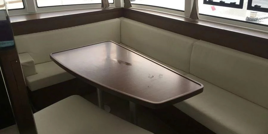 Lagoon 42 - 4 + 2 cab.