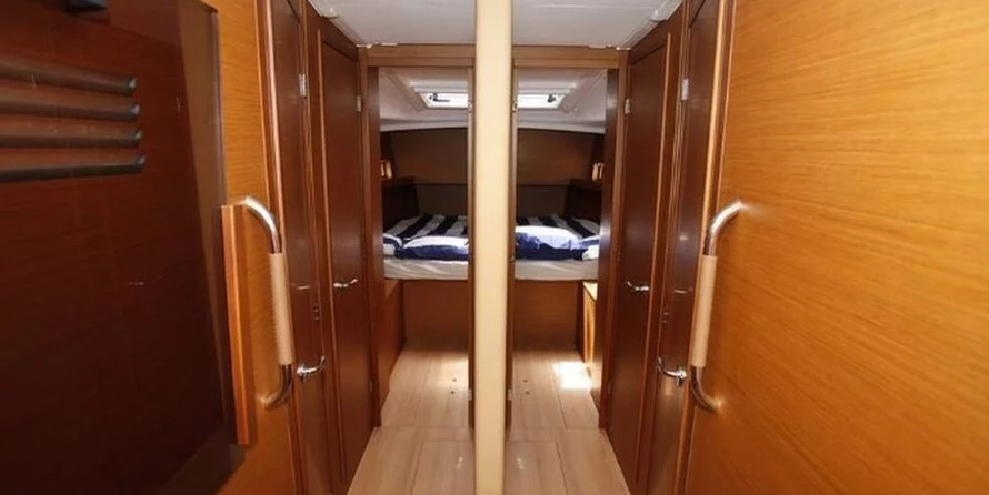 Sun Loft 47 - 6 + 1 cab.