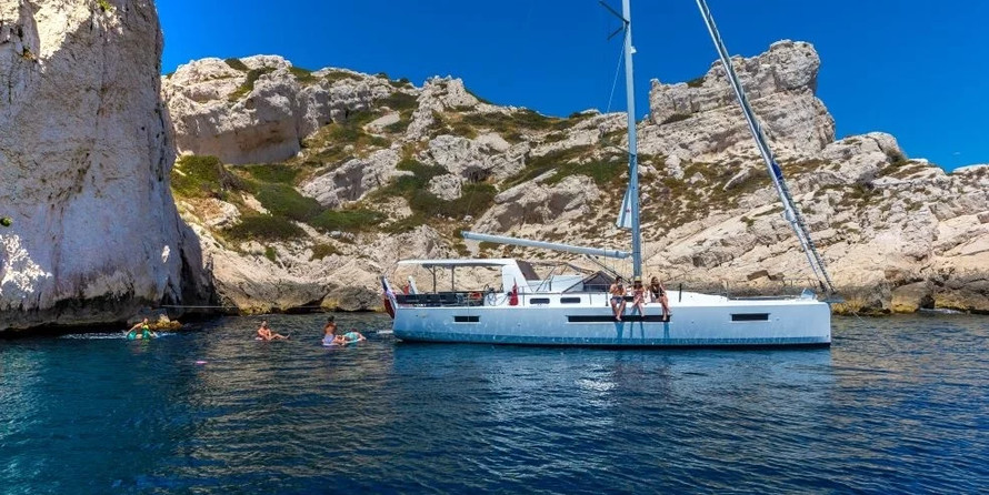 Sun Loft 47 - 6 + 1 cab.