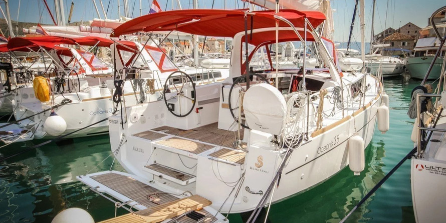 Oceanis 35