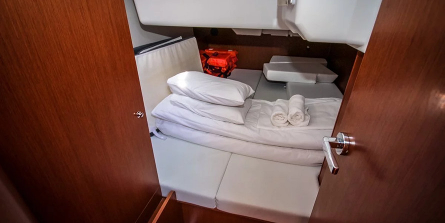 Oceanis 35
