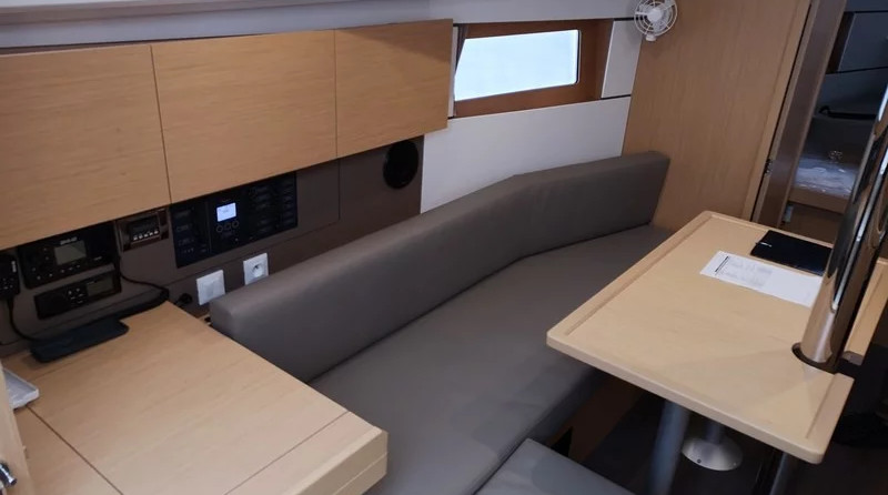 Beneteau Oceanis 35.1