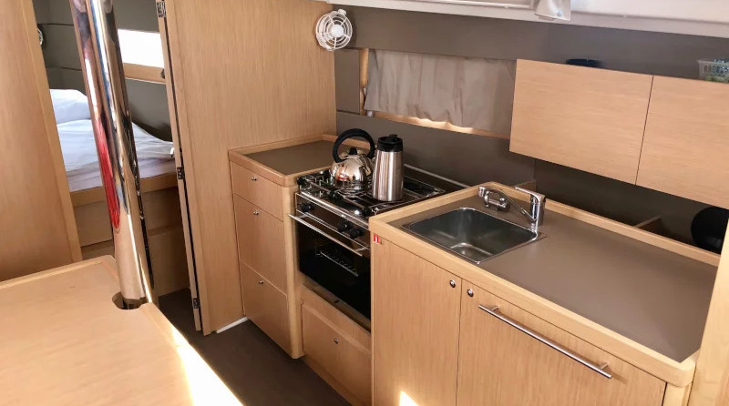 Beneteau Oceanis 38.1