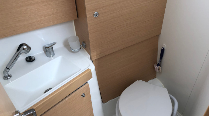Beneteau Oceanis 38.1