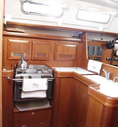 Oceanis 373