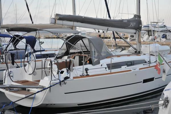 Dufour 350