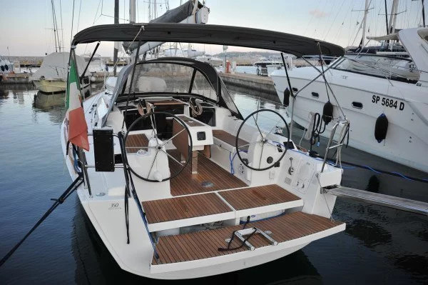 Dufour 350