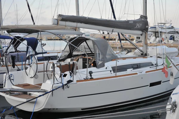 Dufour 350