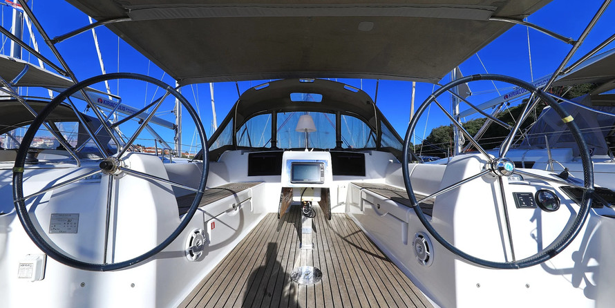 Dufour 382