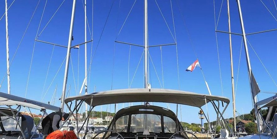 Dufour 382